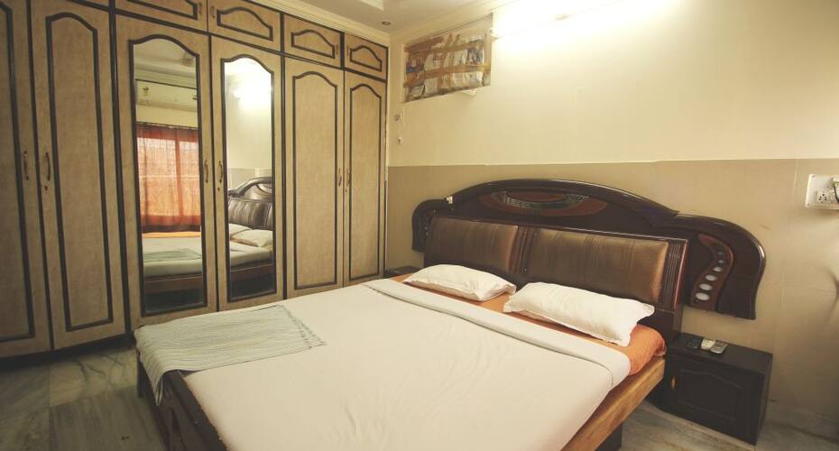 Om Serviced Apartments Kalina, Mumbai 4